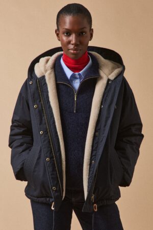 Women's short parka with faux-fur lining