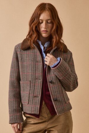 Women's short checked woolen coat with faux-fur lining