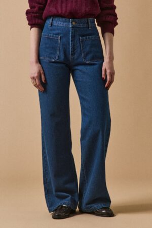 Women's flared Suzanne jeans made with organic cotton
